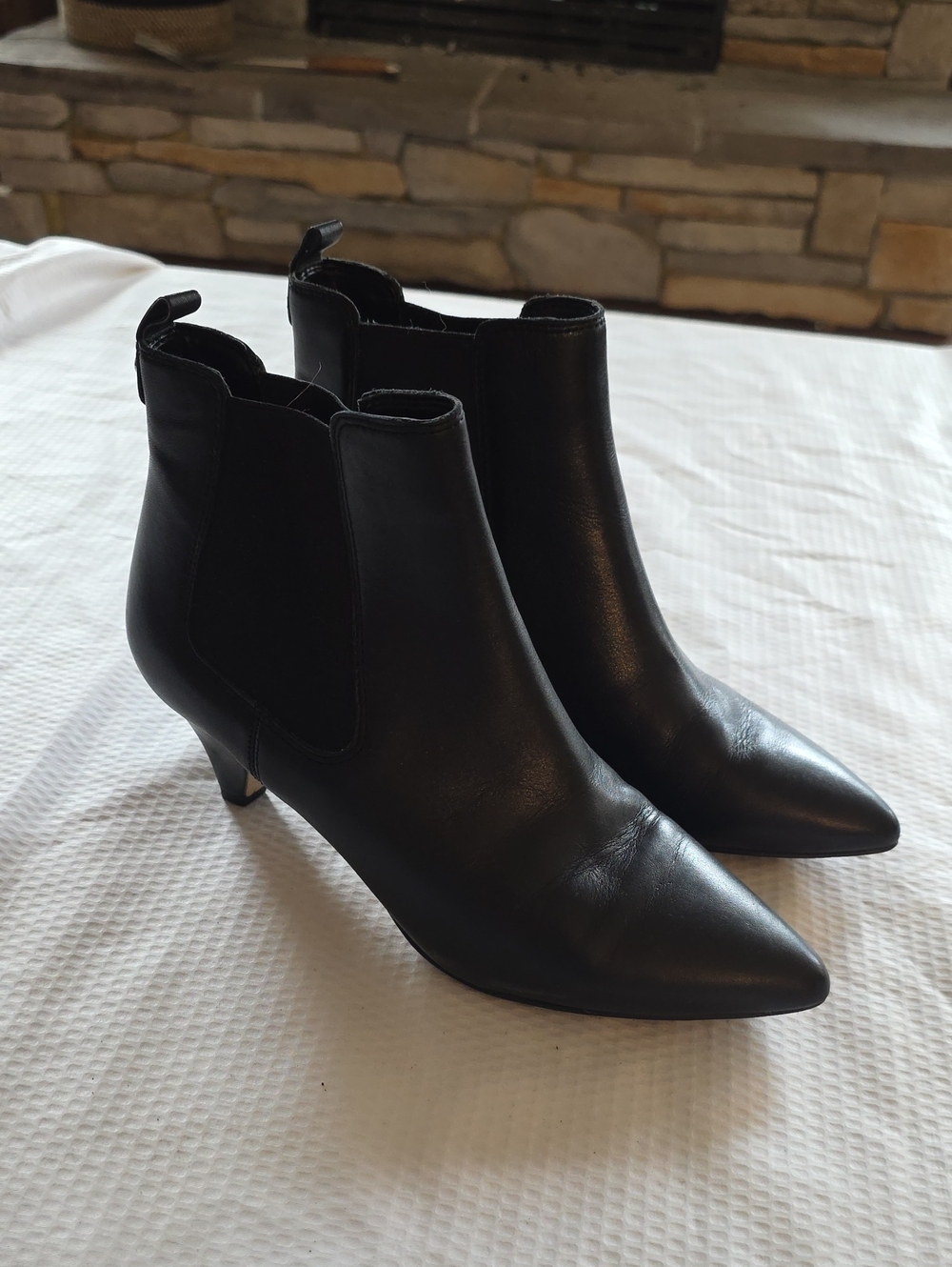 Sam Edelman pointed kitten heel leather boors! 6.5
